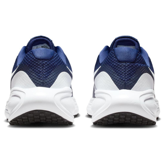 Nike Revolution 8